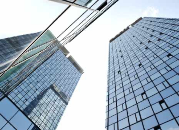 英國(guó)返校政策 多所高校聯(lián)合包機(jī)