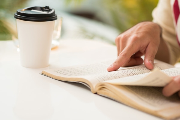 英國(guó)疫情最新情況：?jiǎn)稳招略鍪状芜B續(xù)5天下降